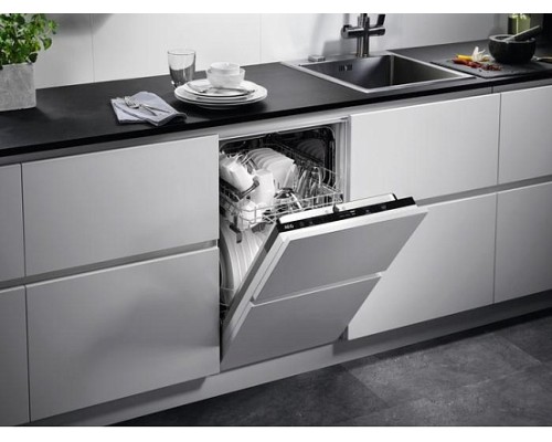 Купить  Встраиваемая посудомоечная машина AEG FSE31407Z в интернет-магазине Мега-кухня 7